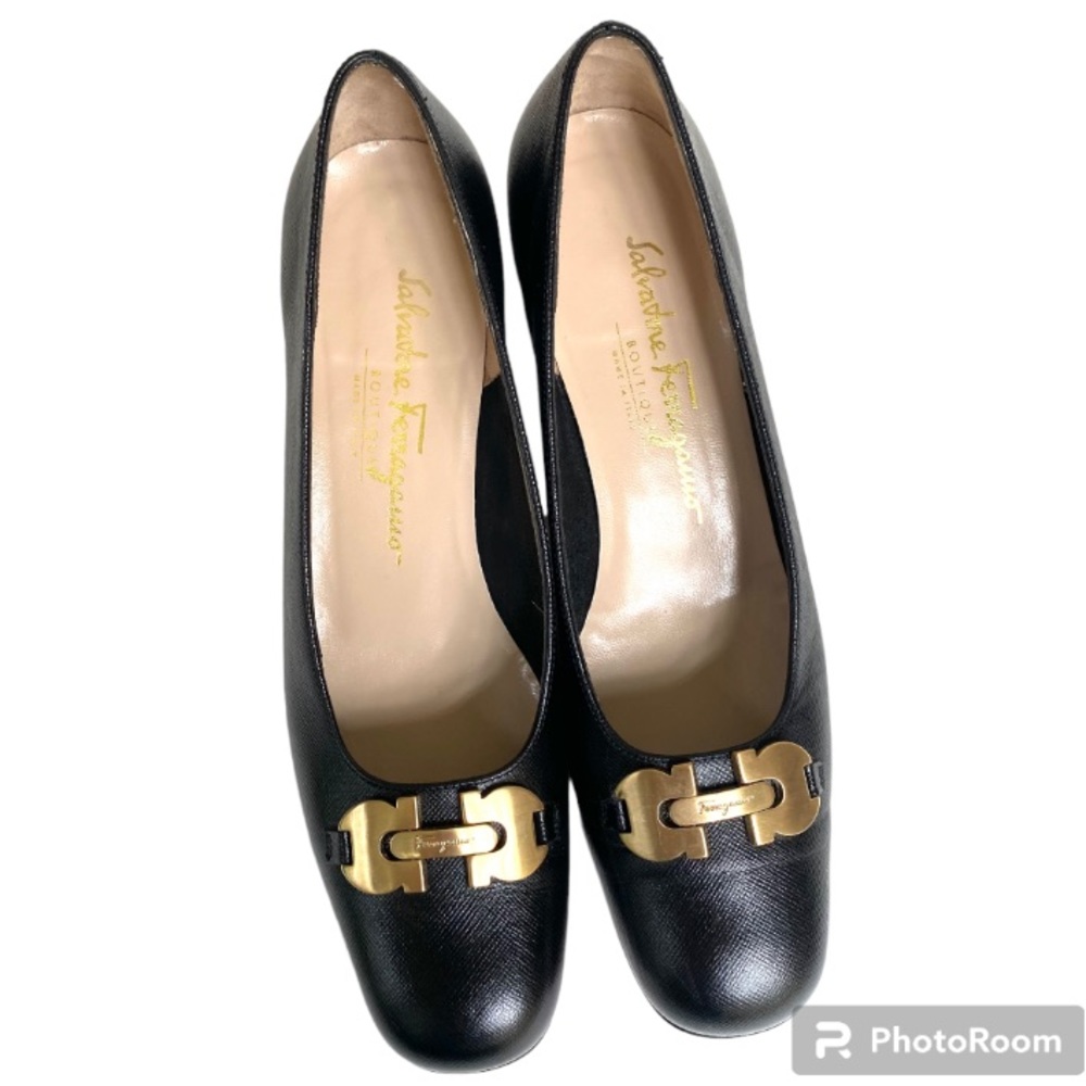 Ferragamo Horse Bit Logo Low Heels 7.5 2A